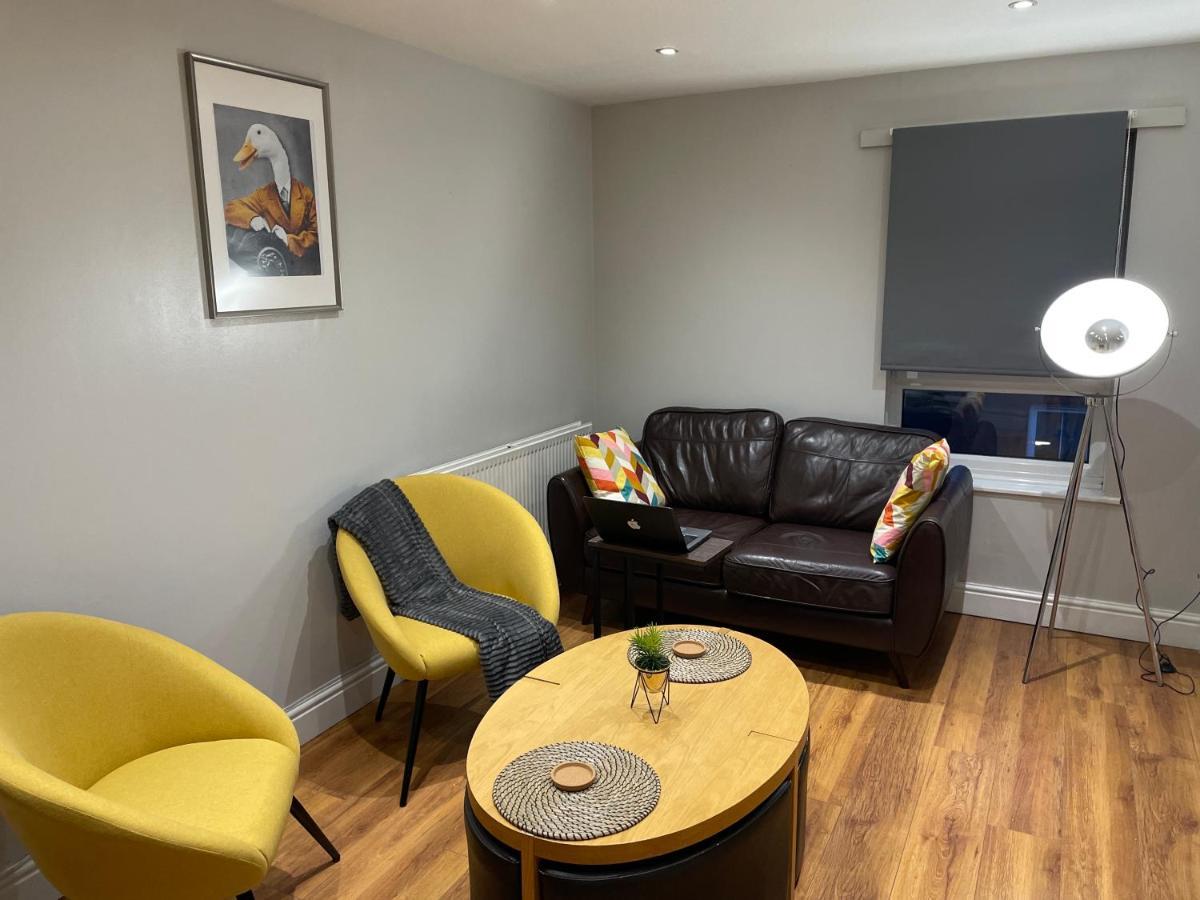 2 Bedroom Apartment Chiswick Park Tube Station London Exteriör bild