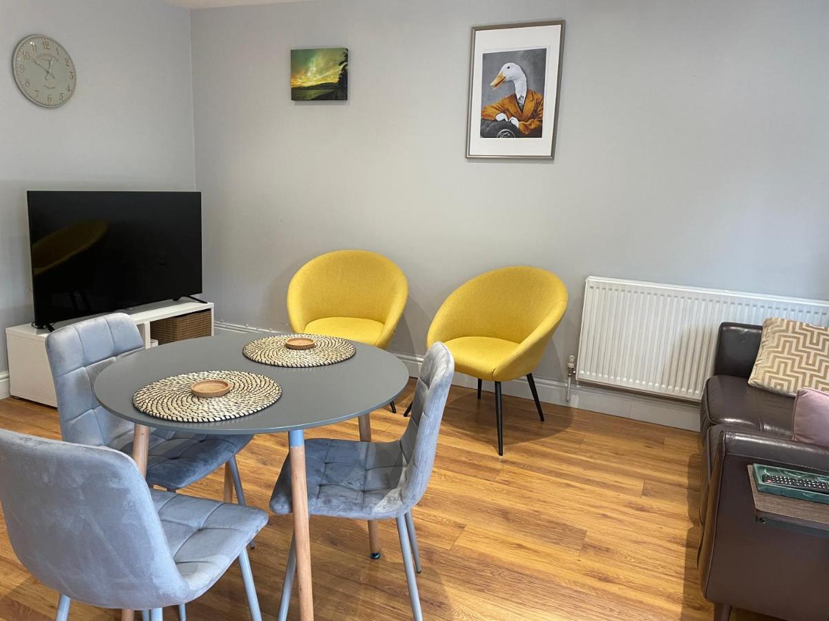 2 Bedroom Apartment Chiswick Park Tube Station London Exteriör bild