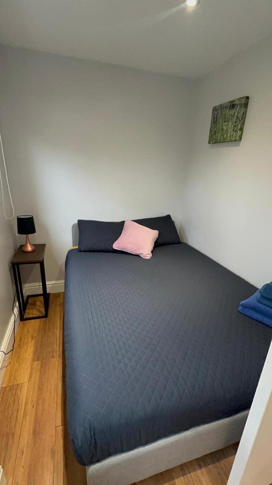 2 Bedroom Apartment Chiswick Park Tube Station London Exteriör bild